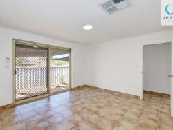 18A Stonehouse Cres, Bentley WA 6102, Australia