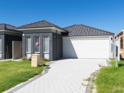 3/5 Barmond Rd, Cannington WA 6107, Australia