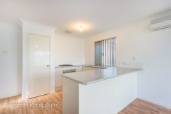 15 Ardeana Cres, Yakamia WA 6330, Australia