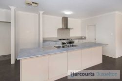 11 Arlewood Dr, Broadwater WA 6280, Australia