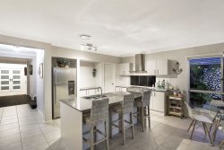 23 Minorca Cct, Hamlyn Terrace NSW 2259, Australia