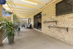 5 Mount Cradle Ct, Alligator Creek QLD 4816, Australia