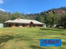 139 Rosemount Rd, Hollydeen NSW 2328, Australia