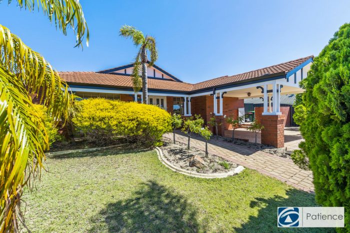 6 Stenton Gardens, Kinross WA 6028, Australia