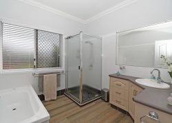 14 Eagle Beach Parade, Dundowran Beach QLD 4655, Australia