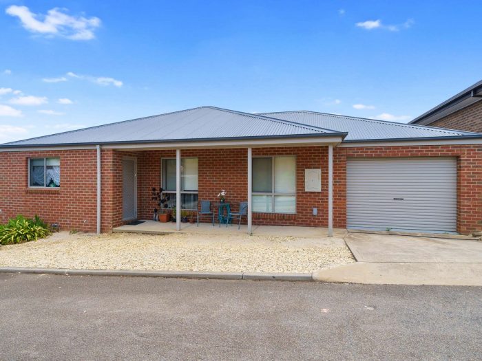 Unit 6/5 Halls Rd, Myrtleford VIC 3737, Australia