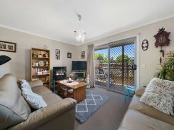 Unit 6/5 Halls Rd, Myrtleford VIC 3737, Australia