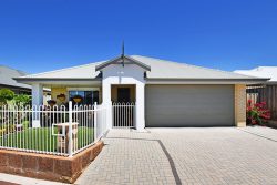 15 Culham Ln, Ellenbrook WA 6069, Australia