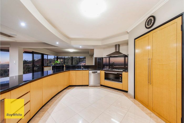 35 Ford Rd, Lesmurdie WA 6076, Australia