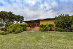 2 Gumbirra Ct, Mount Gambier SA 5290, Australia