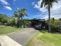 16 Floyd Ct, Parkwood QLD 4214, Australia