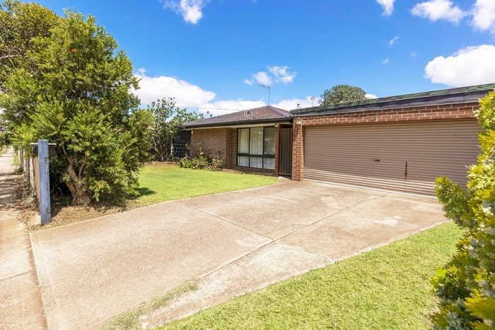 29 Raleighs Rd, Melton VIC 3337, Australia