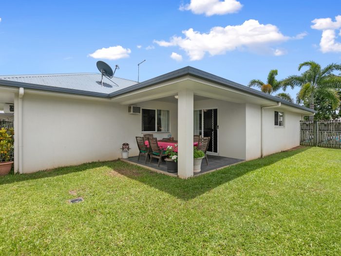 18 Timberlea Dr E, Bentley Park QLD 4869, Australia