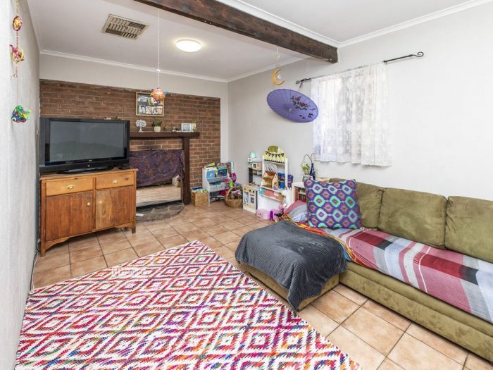 102 Woods Terrace, Braitling NT 0870, Australia