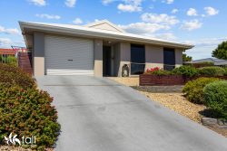 12 Sandpiper Dr, Midway Point TAS 7171, Australia