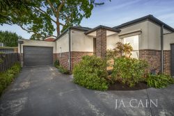 2/17A Kalang Rd, Camberwell VIC 3124, Australia