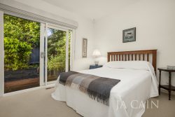 2/17A Kalang Rd, Camberwell VIC 3124, Australia