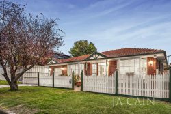 2 Baylon St, Bentleigh VIC 3204, Australia