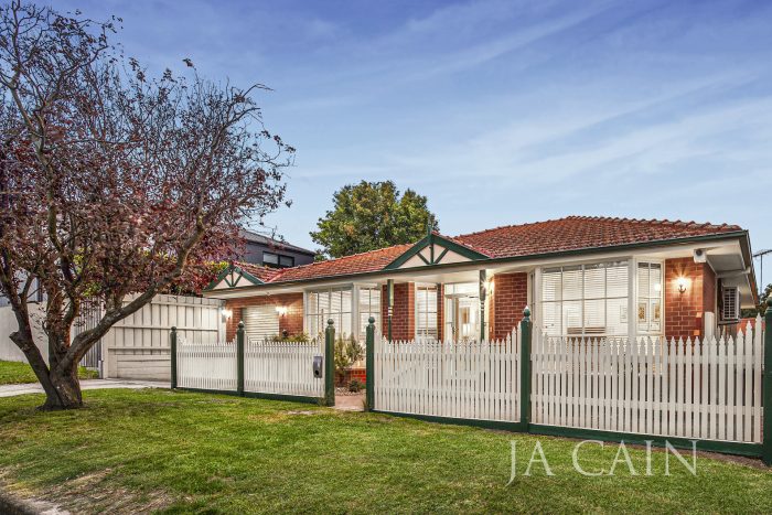 2 Baylon St, Bentleigh VIC 3204, Australia