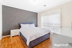 13 Baynton Cres, Roxburgh Park VIC 3064, Australia