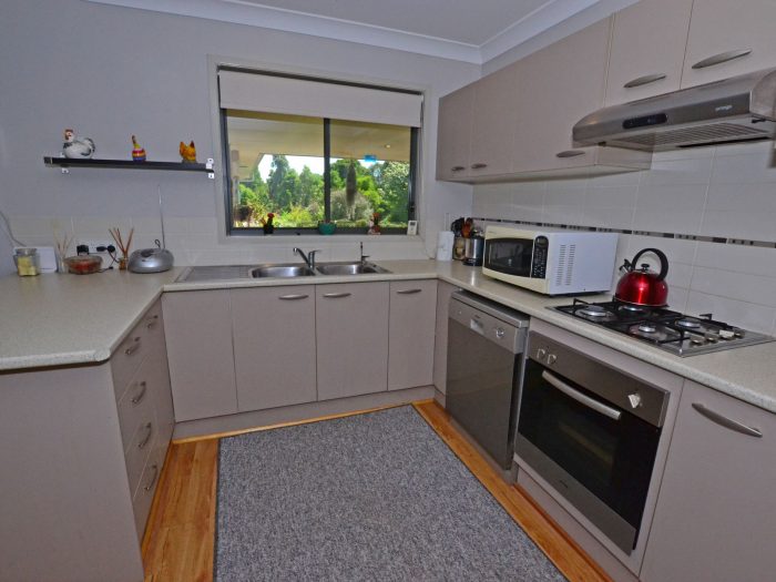 8 Cottee Cl, Robertson NSW 2577, Australia