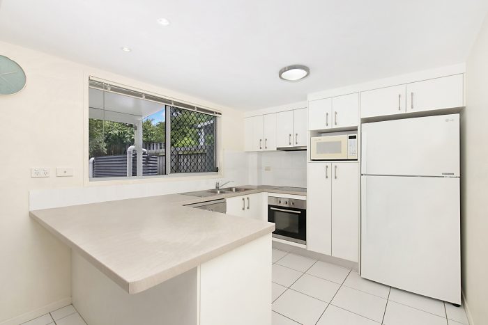 Unit 13/1-9 Emerald Dr, Emerald Corner, Regents Park QLD 4118, Australia