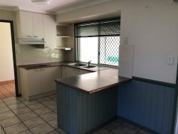 11 Emperor Dr, Andergrove QLD 4740, Australia