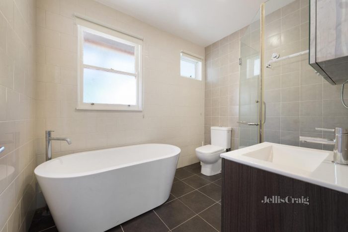 3 Exeter Ct, Heidelberg West VIC 3081, Australia