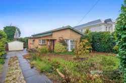 61 Panoramic Grove, Glen Waverley VIC 3150, Australia