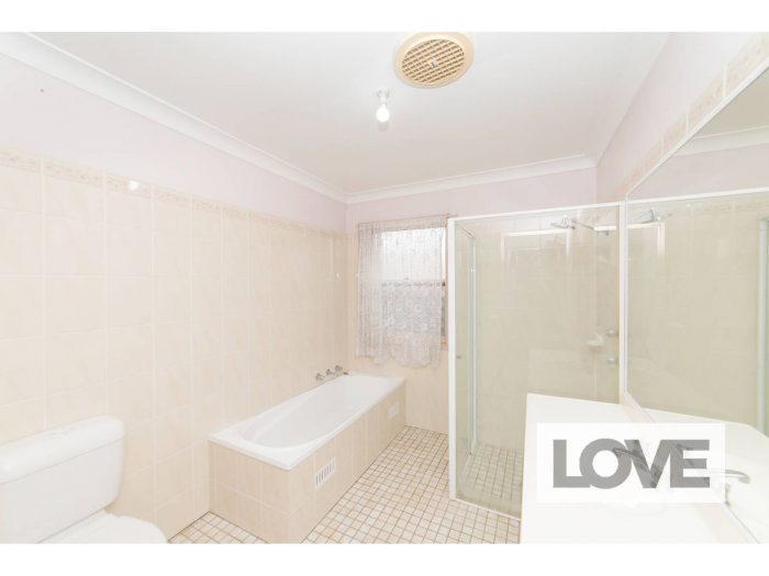 1/10 Mort St, Shortland NSW 2307, Australia