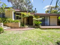 162A Rochdale Rd, Mount Claremont WA 6010, Australia