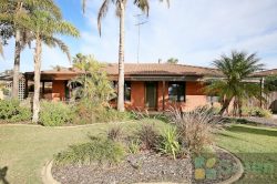 9 Elegant Dr, Greenfields WA 6210, Australia