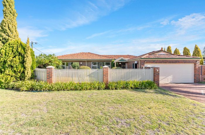 10 Devling Pl, Morley WA 6062, Australia