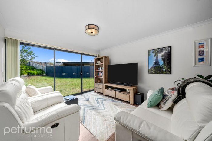 8 Husten Cir, New Norfolk TAS 7140, Australia