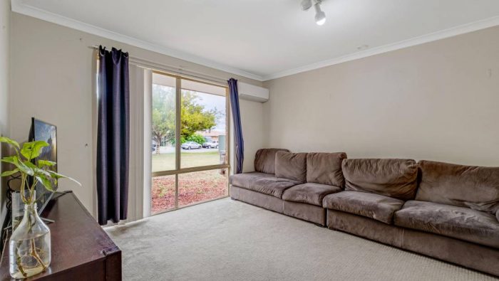 22 Logan Ct, Seville Grove WA 6112, Australia