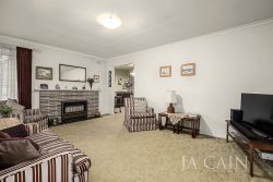 22 Medbury Ave, Watsonia VIC 3087, Australia