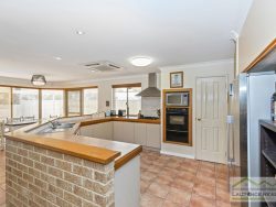 52 Roxburgh Cir, Kinross WA 6028, Australia