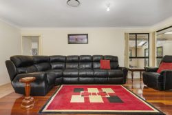 2 Bransby Pl, Mount Annan NSW 2567, Australia