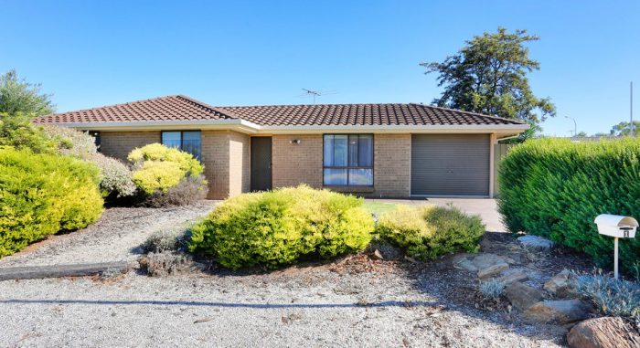 1 Siostrom Ct, Willaston SA 5118, Australia