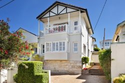 11 Dans Ave, Coogee NSW 2034, Australia