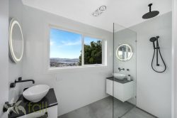 3 Kirval Ct, West Hobart TAS 7000, Australia