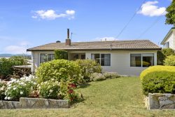 5 Oakbank Ave, Montrose TAS 7010, Australia