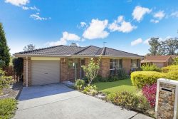 5A Brittania Dr, Watanobbi NSW 2259, Australia