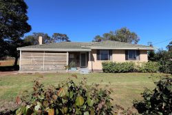 7 Old Mooliabeenee Rd, Gingin WA 6503, Australia