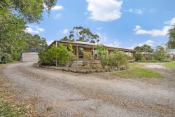 453 Old Melbourne Rd, Ballan VIC 3342, Australia