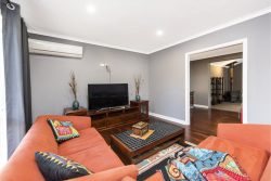 12 Mereworth Rd, Thornlie WA 6108, Australia