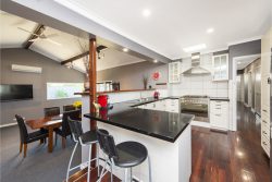 12 Mereworth Rd, Thornlie WA 6108, Australia