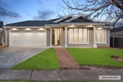 15 Lauricella Dr, Wallan VIC 3756, Australia