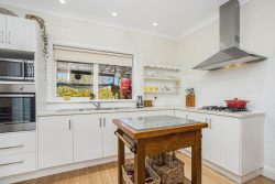 29 Walsh St, Ballan VIC 3342, Australia