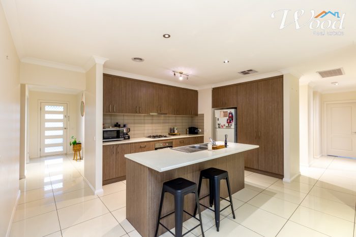 24 Gabrielle Ct, Lavington NSW 2641, Australia